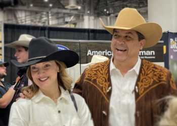 Cabeza de Vaca: Respaldaré a mi esposa si desea ser candidata al Senado